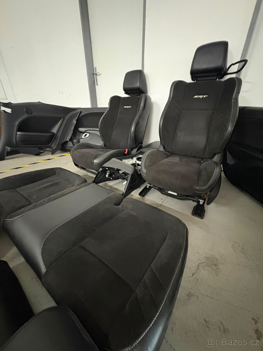 SRT interiér Dodge Challenger 2015+ – Alcantara / vyhřívané - 3