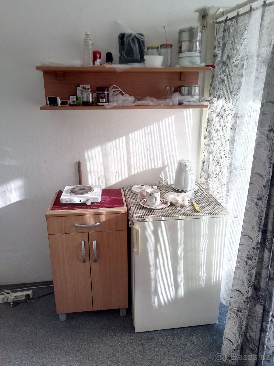 Kancelářský a studijní nábytek, prodejní doklad možný - 3