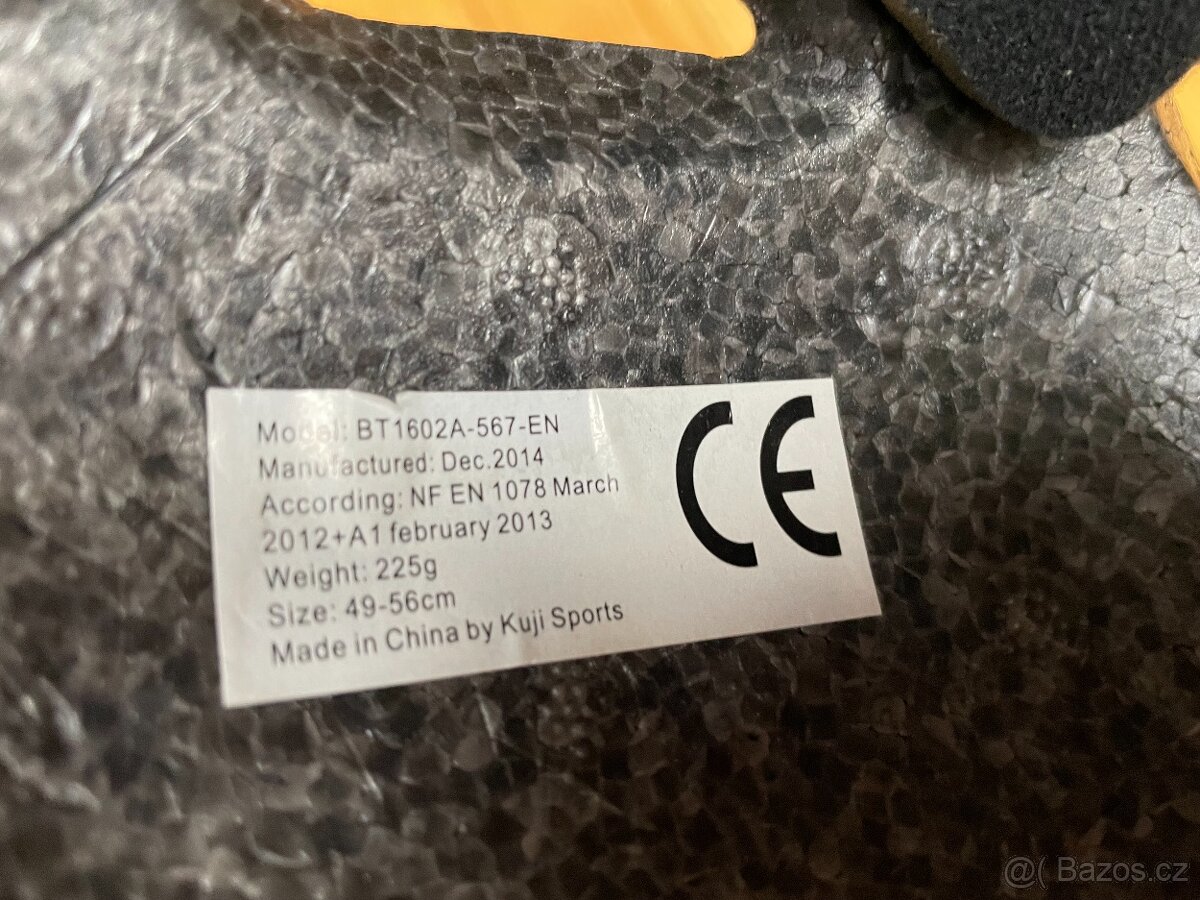 dětská helma červená se žlutými kytkami - 3