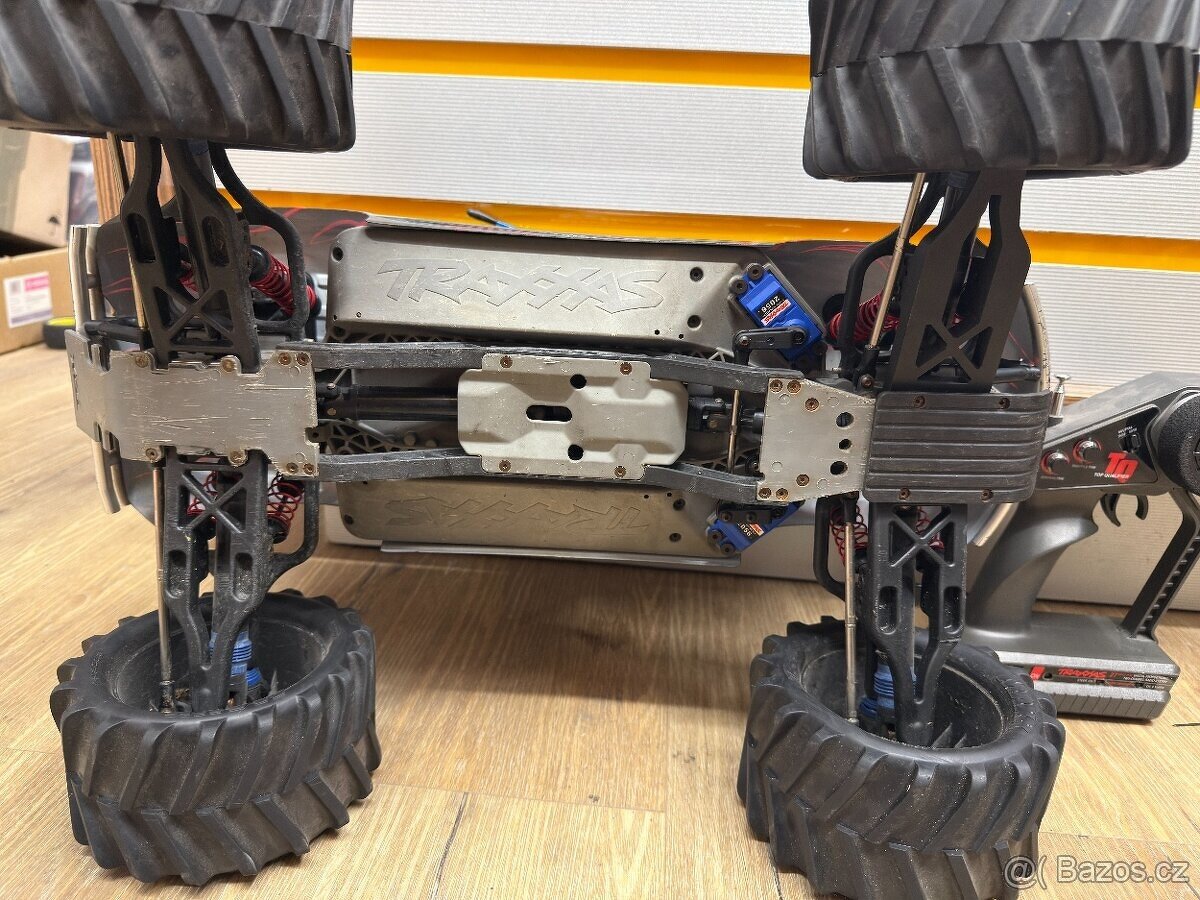 Traxxas E-Maxx 1:8 1gen - 3