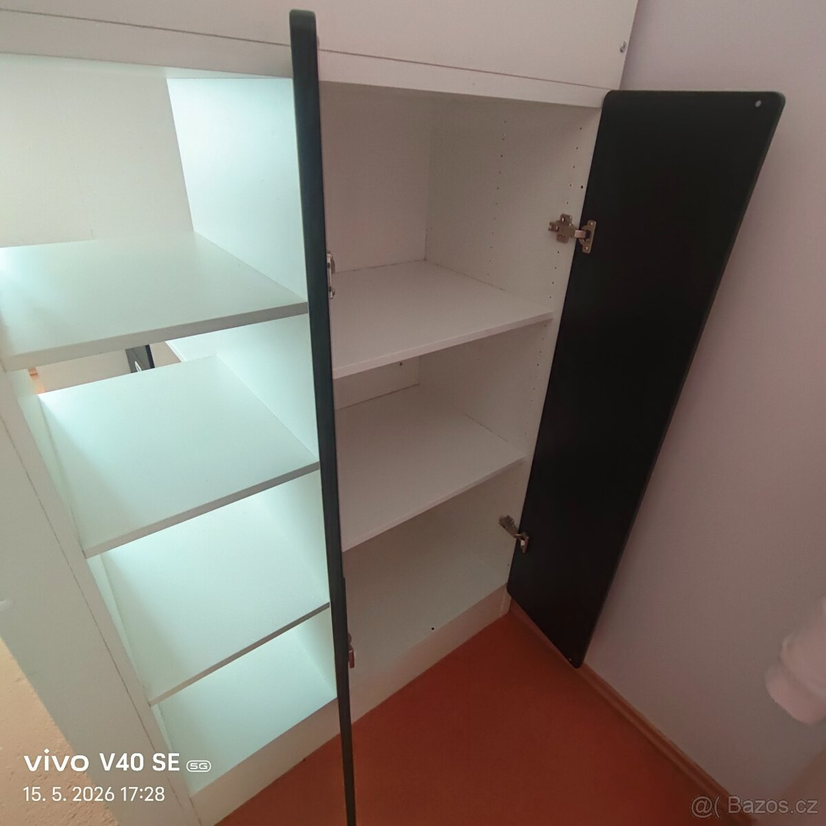 Patrová postel IKEA se stolem a skříní - 3