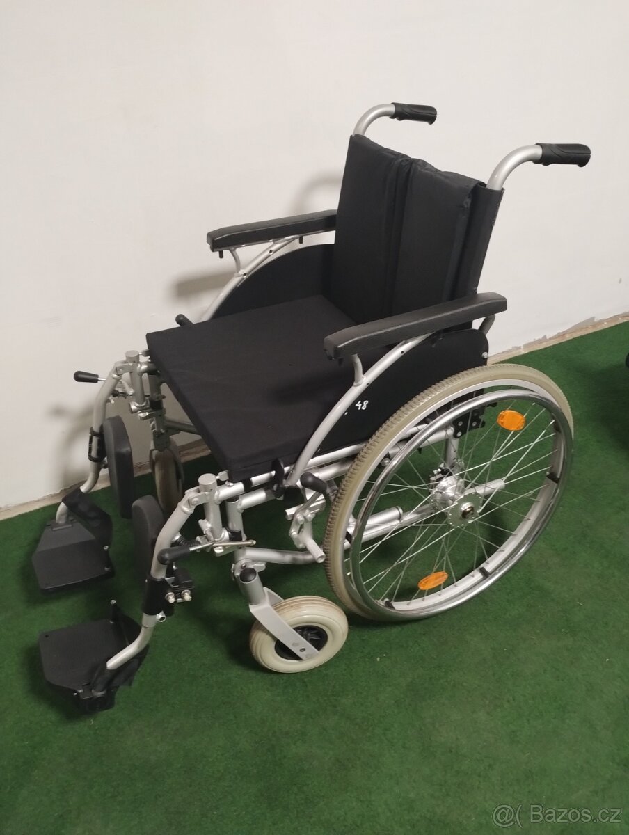 Mechanický invalidní vozík s polohováním lýtek - 3