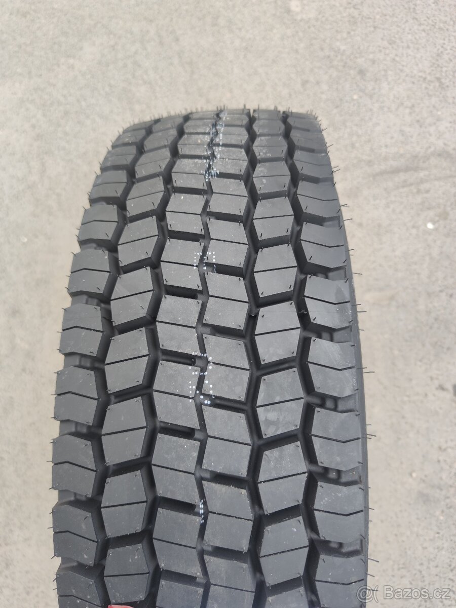 Nákladní pneu Landspider 235/75 r17,5 132/130M - 3