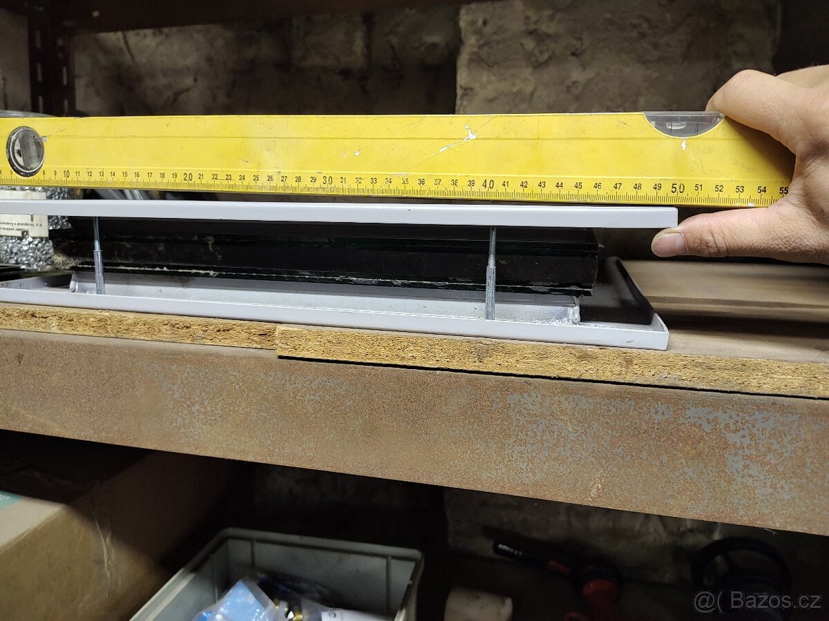 Okno s kovovým rámem - 3