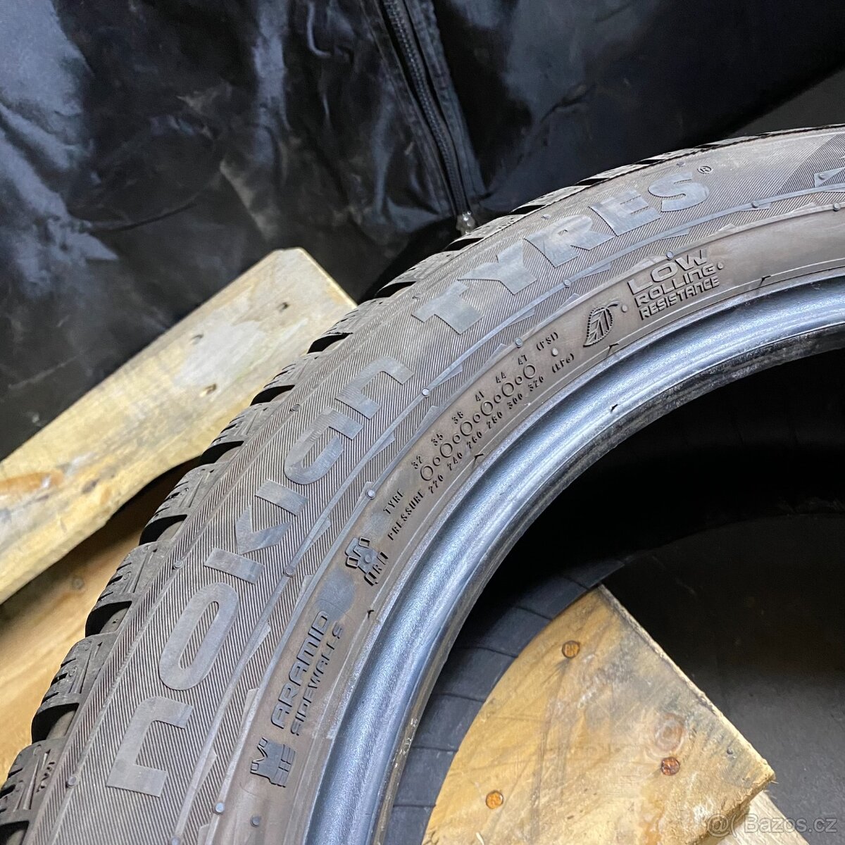 Zimní pneu 235/50 R19 103V Nokian 7,5-8mm - 3