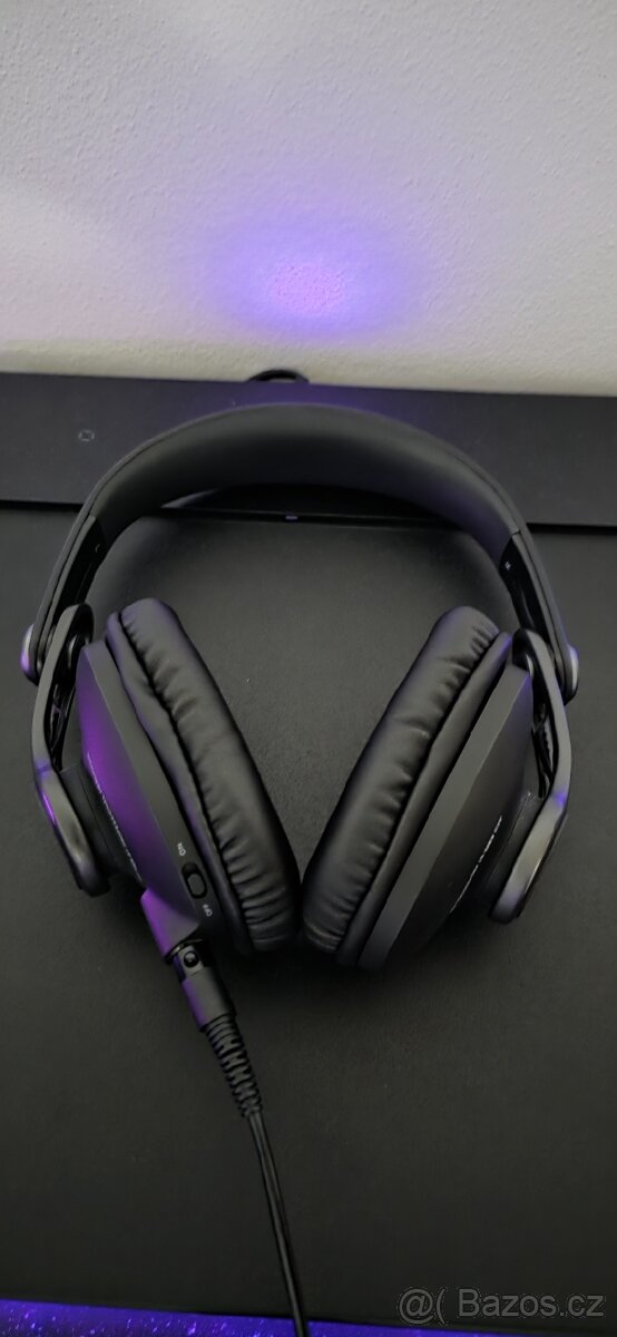 Sluchátka AKG K371-BT - 3