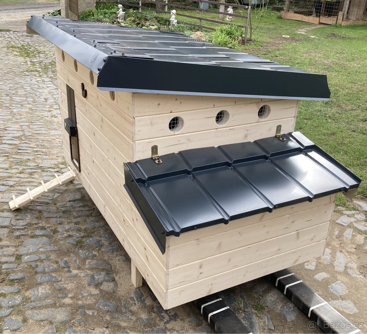 Kurnik celozateplený s plechovou střechou - 3