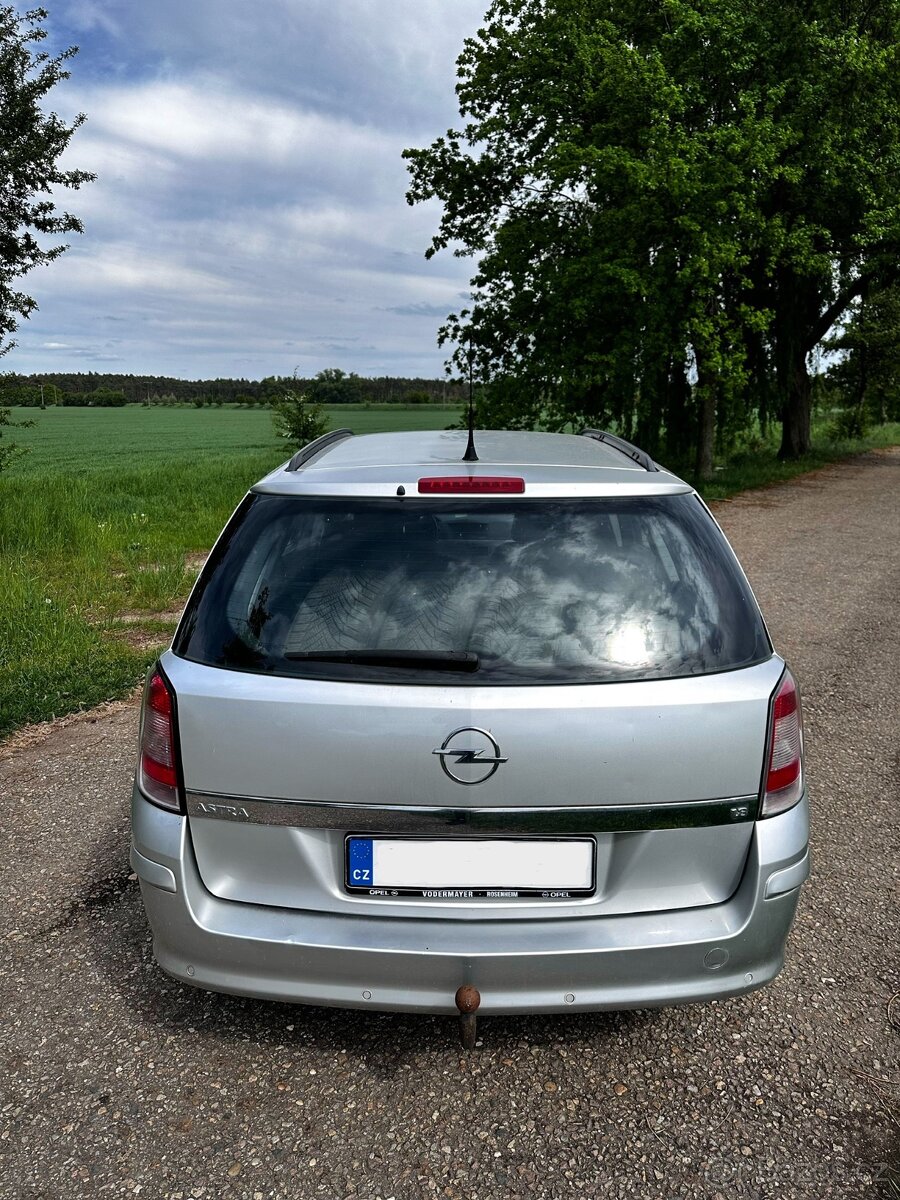 Opel Astra 1.8 2006 nájezd 220.000 km - 3