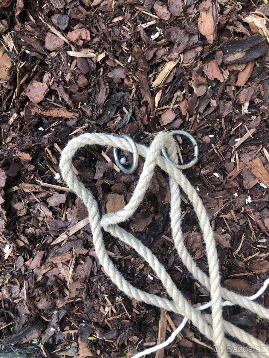 Dětská houpačka s pískátkem - 3