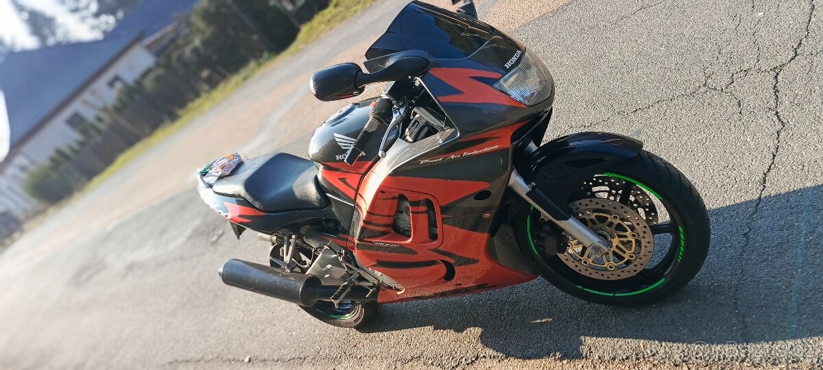 Honda CBR 600f - 3