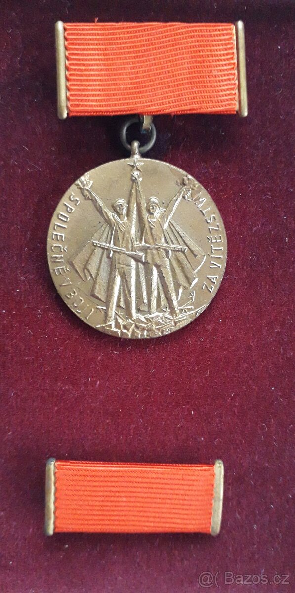 Pamětní medaile k 30.výročí - 3