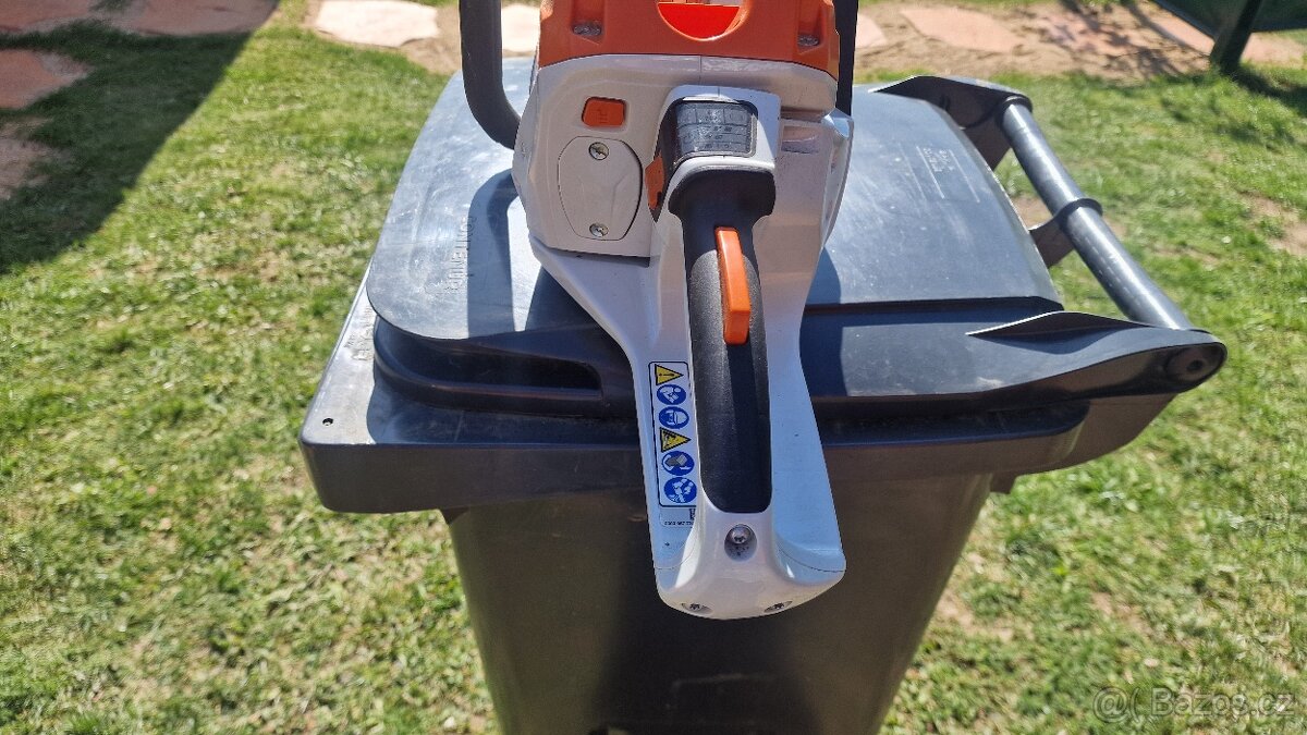 Stihl MSA 300C - 3