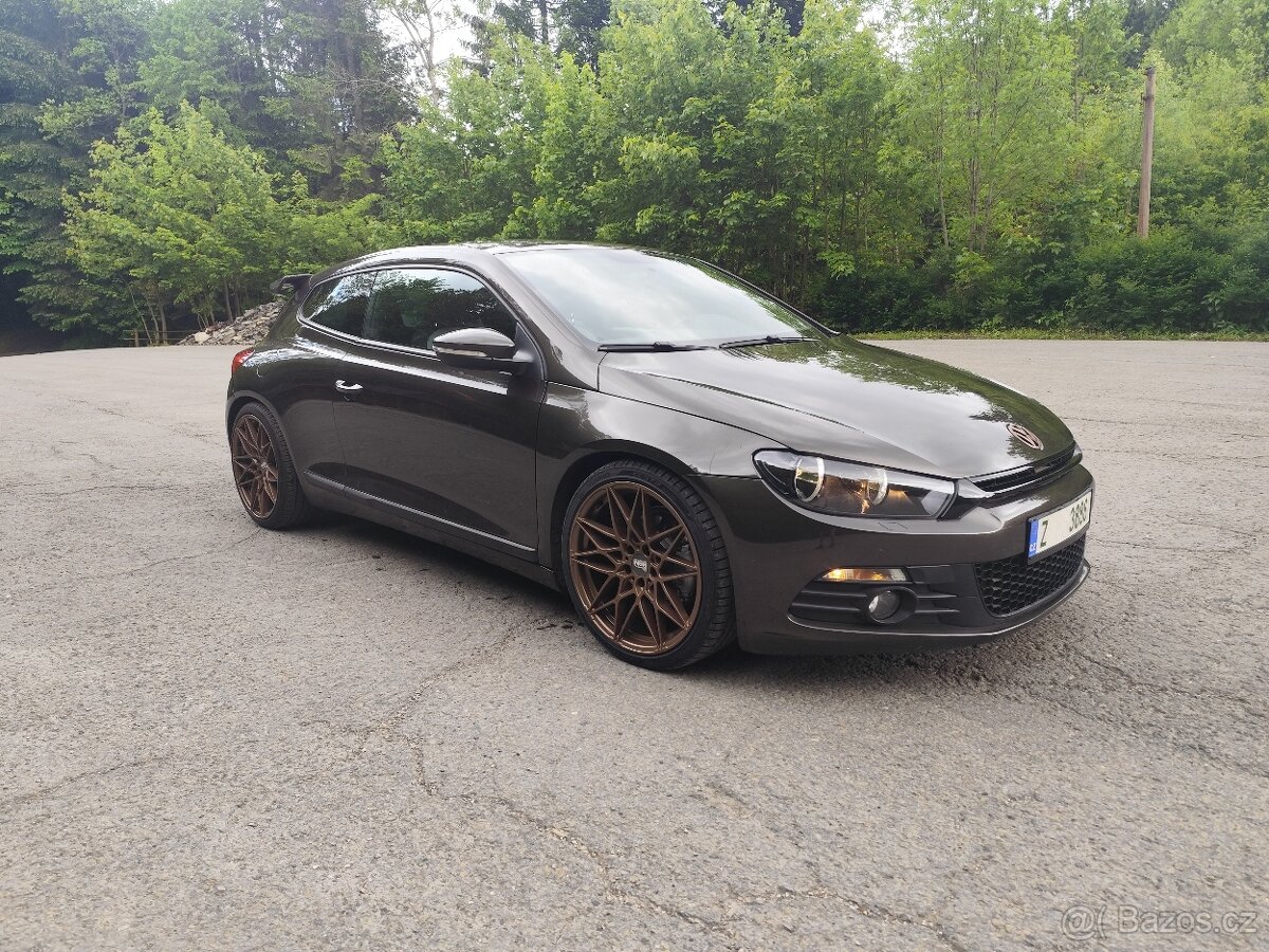 VW Scirocco 2.0 TDI DSG - 3