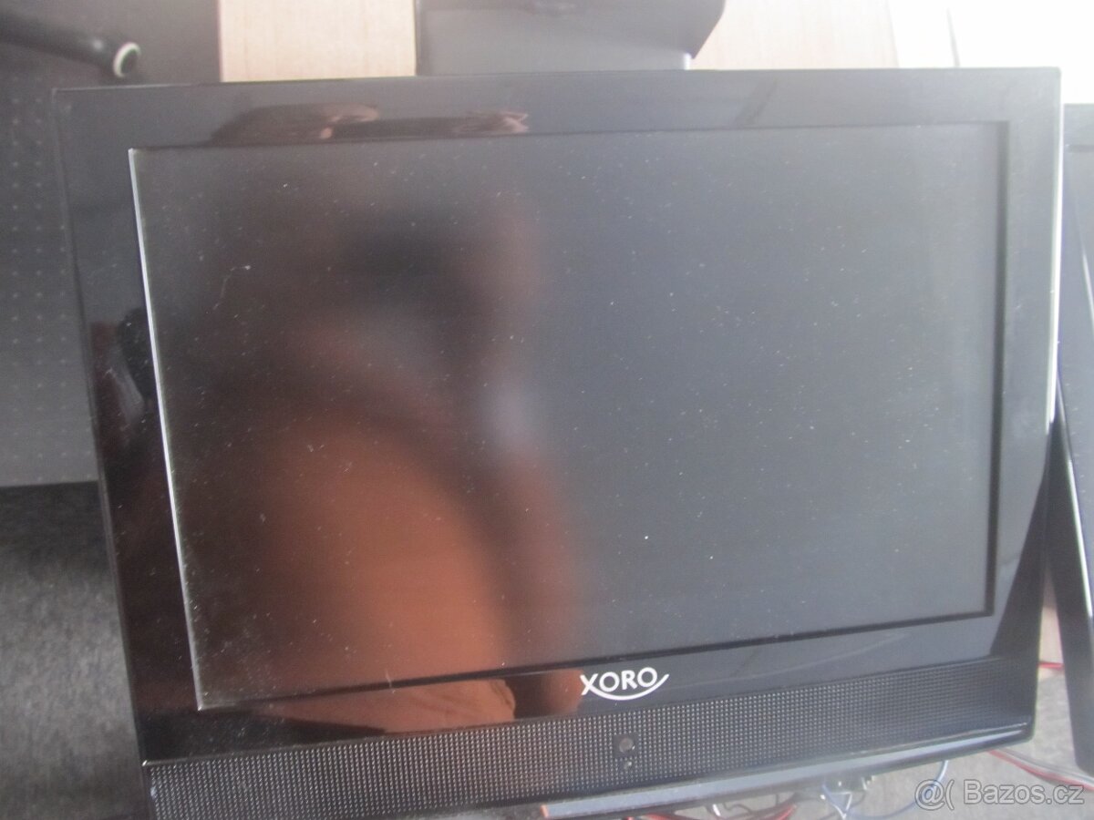 LCD DVD + TV XORO - 3