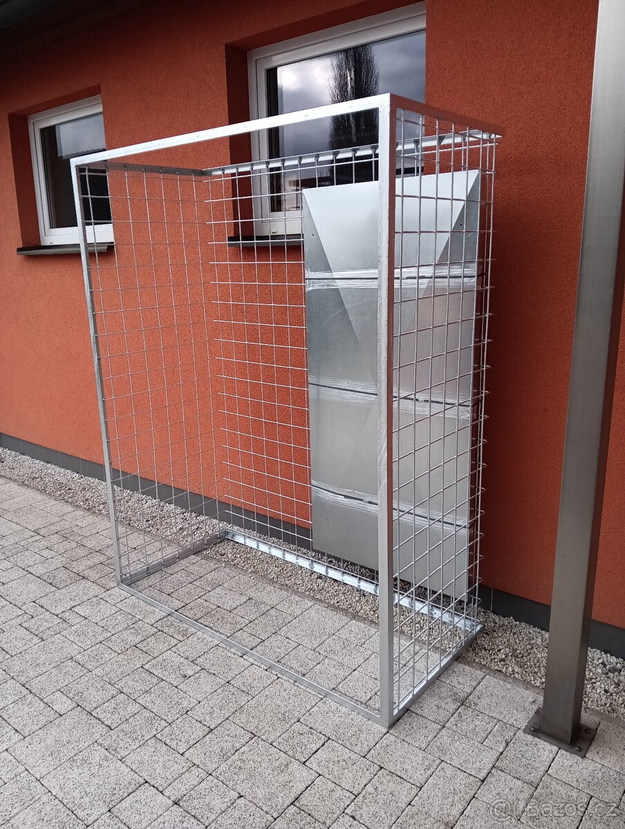 Dřevník - 3