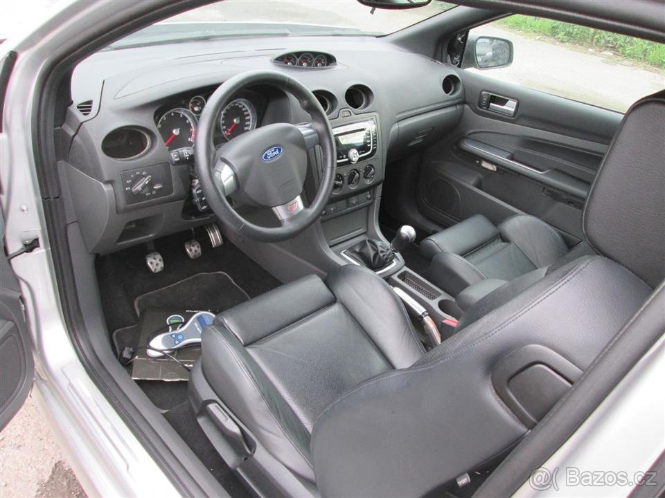 01 Ford Focus Hatch, ST225 166kW, manuál - 3
