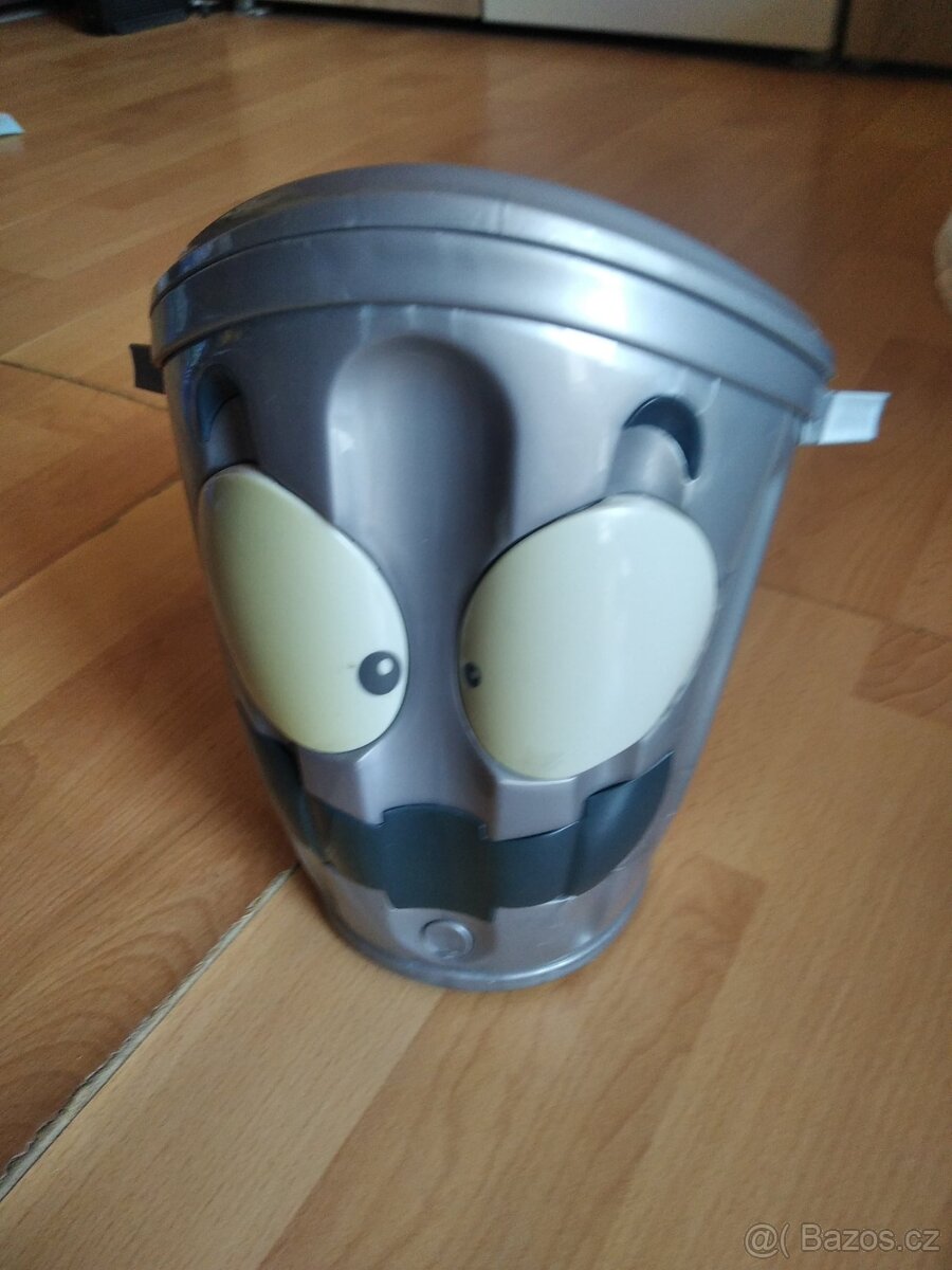 Hračky a různé společenské hry - 3