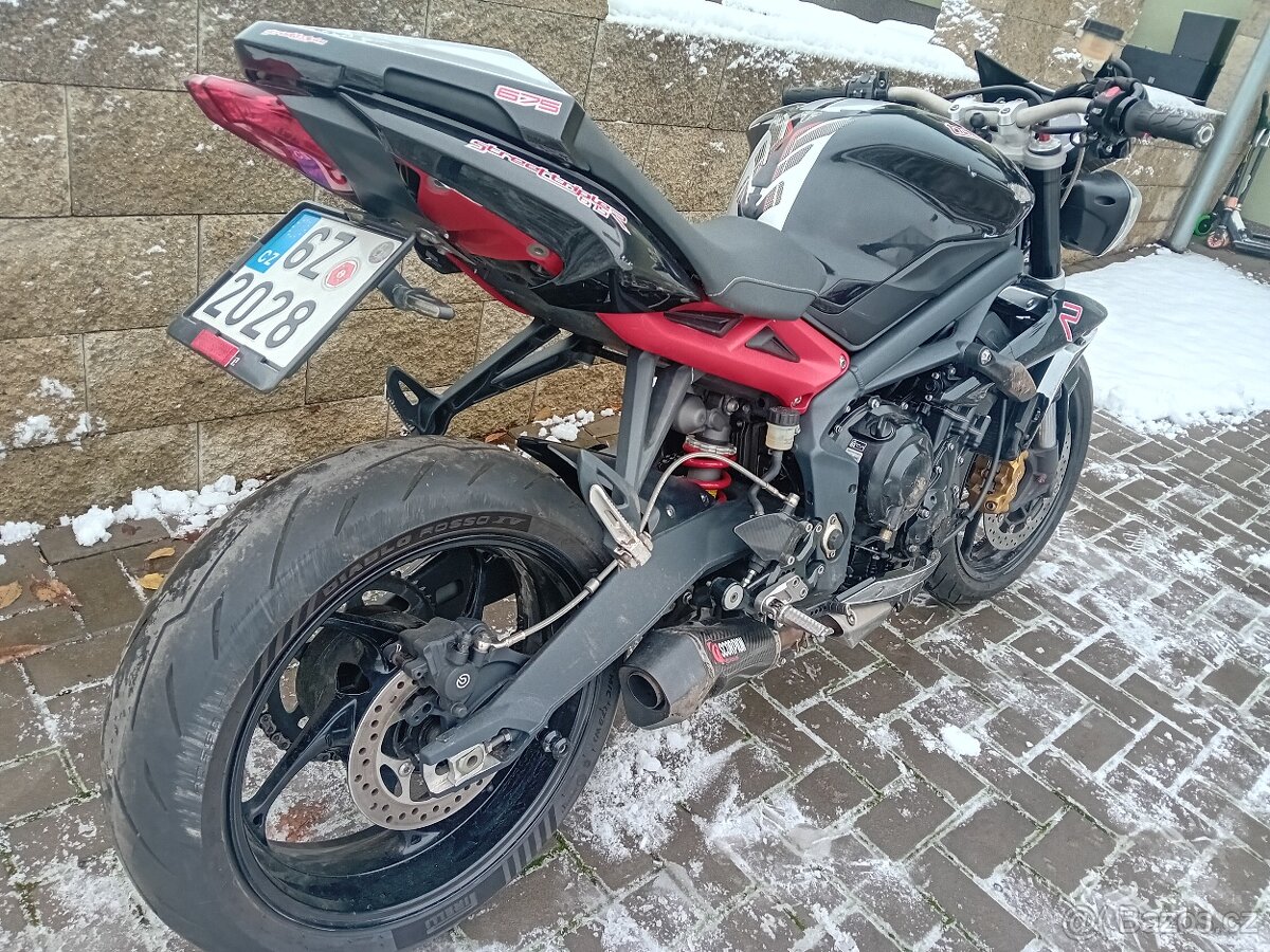 TRIUMPH STREET TRIPLE 675 R - 3