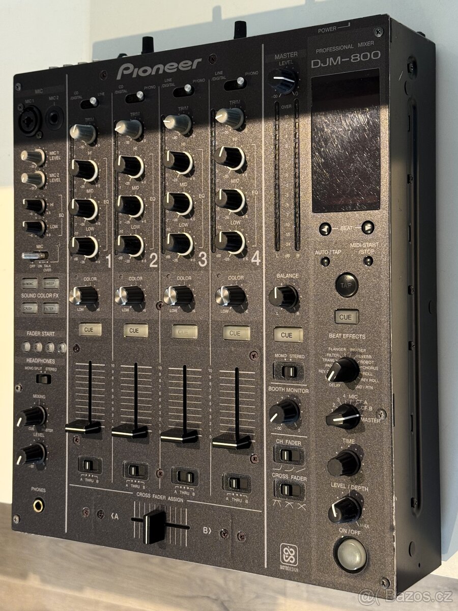 Pioneer DJM800 - 3
