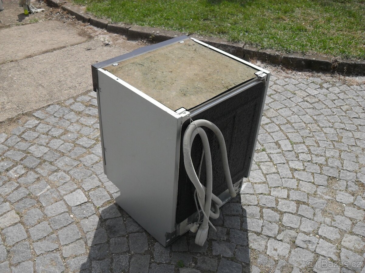 MIELE VESTAVNÁ MYČKA,PŘIHRÁDKA NA PŘÍBORY,LCD,TURBO,TOP ZNAČ - 3