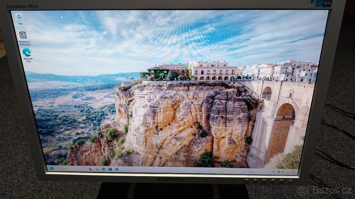 PC sestava HP EliteDesk 800G1 SFF + 20"monitor Samsung - 3