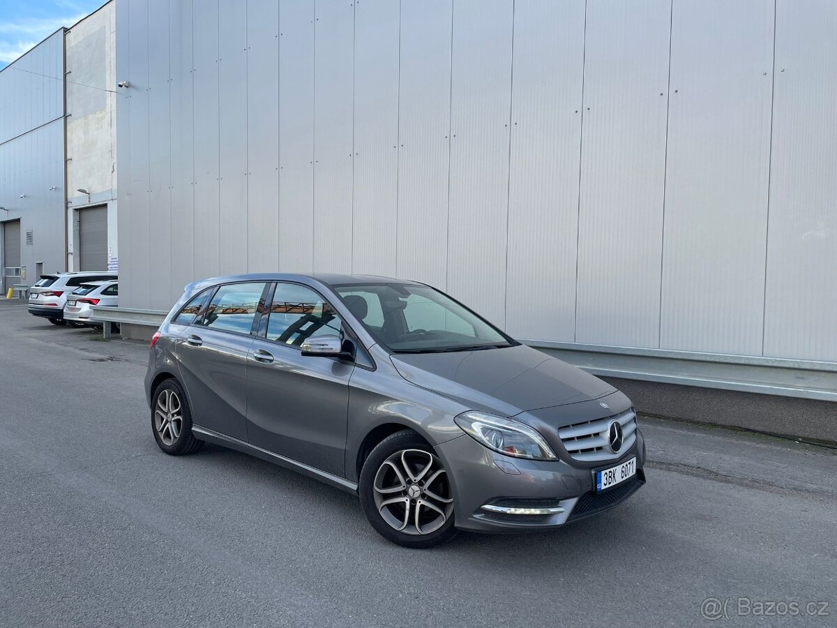 Mercedes Benz B - 3