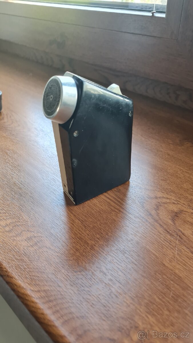 Bateriový holicí strojek ITES - 3