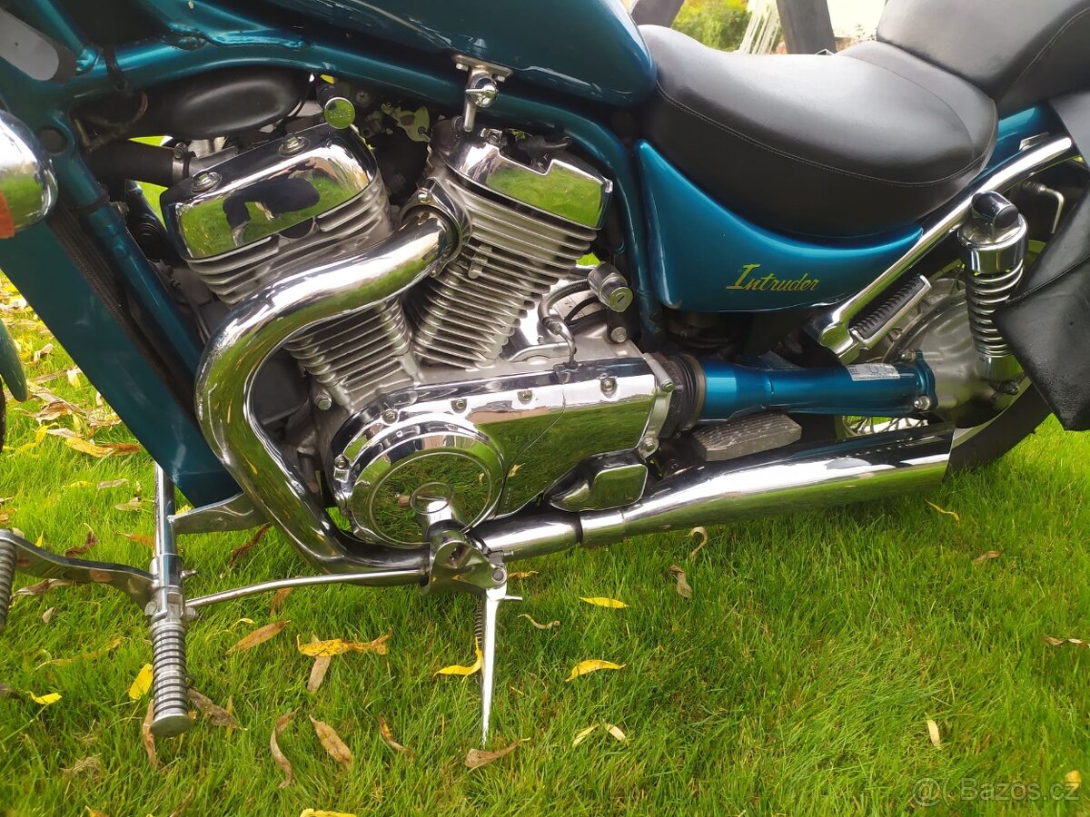 Suzuki VS Intruder - 3