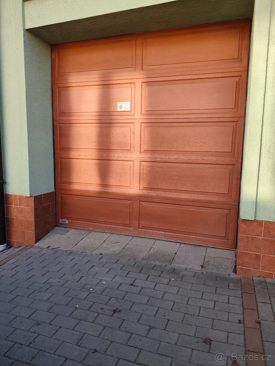 Garážová vrata Lomax - 3