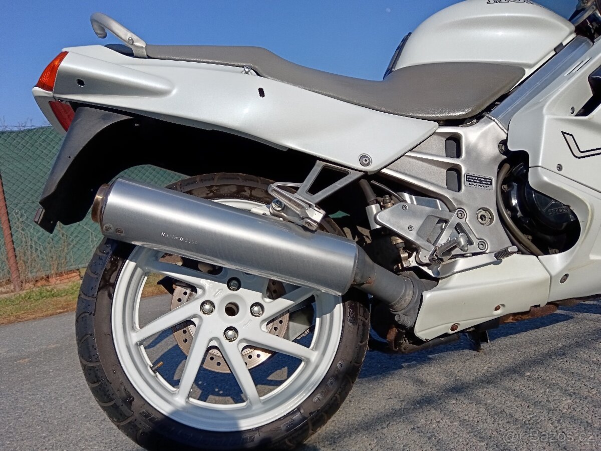 Honda VFR 750 - 3