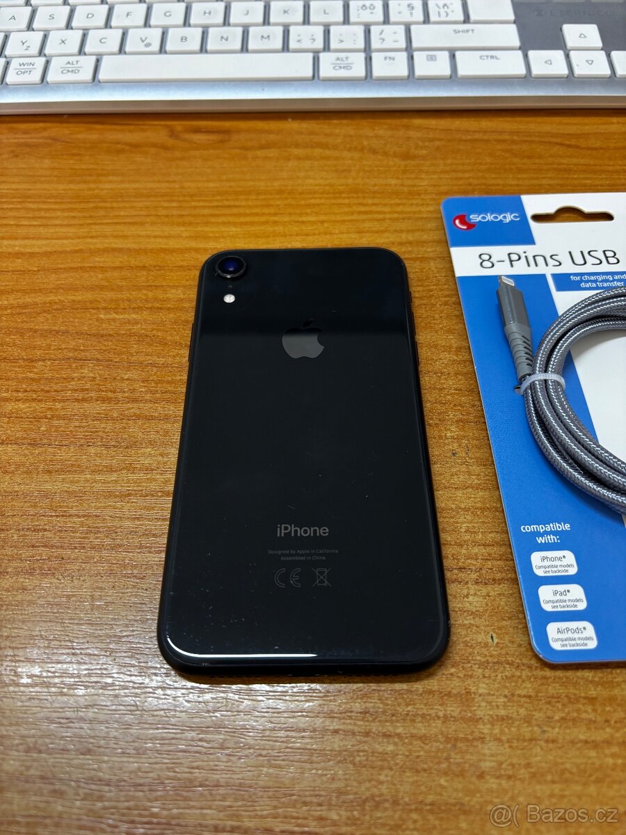 Apple iPhone XR - 64GB - 3