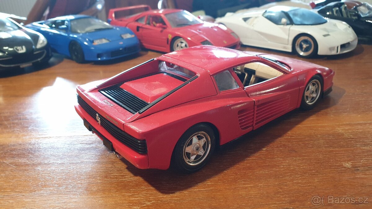 Prodám Ferrari Testarossa 1:18 - 3