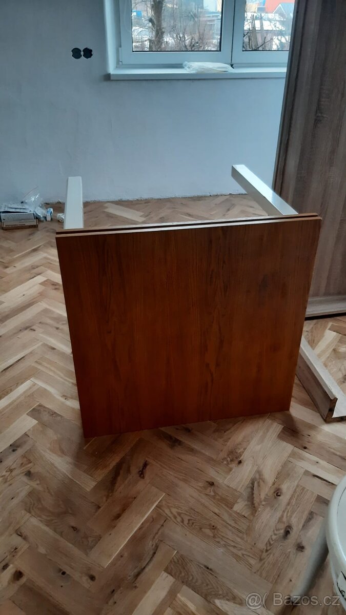 Jídelní stůl - 3