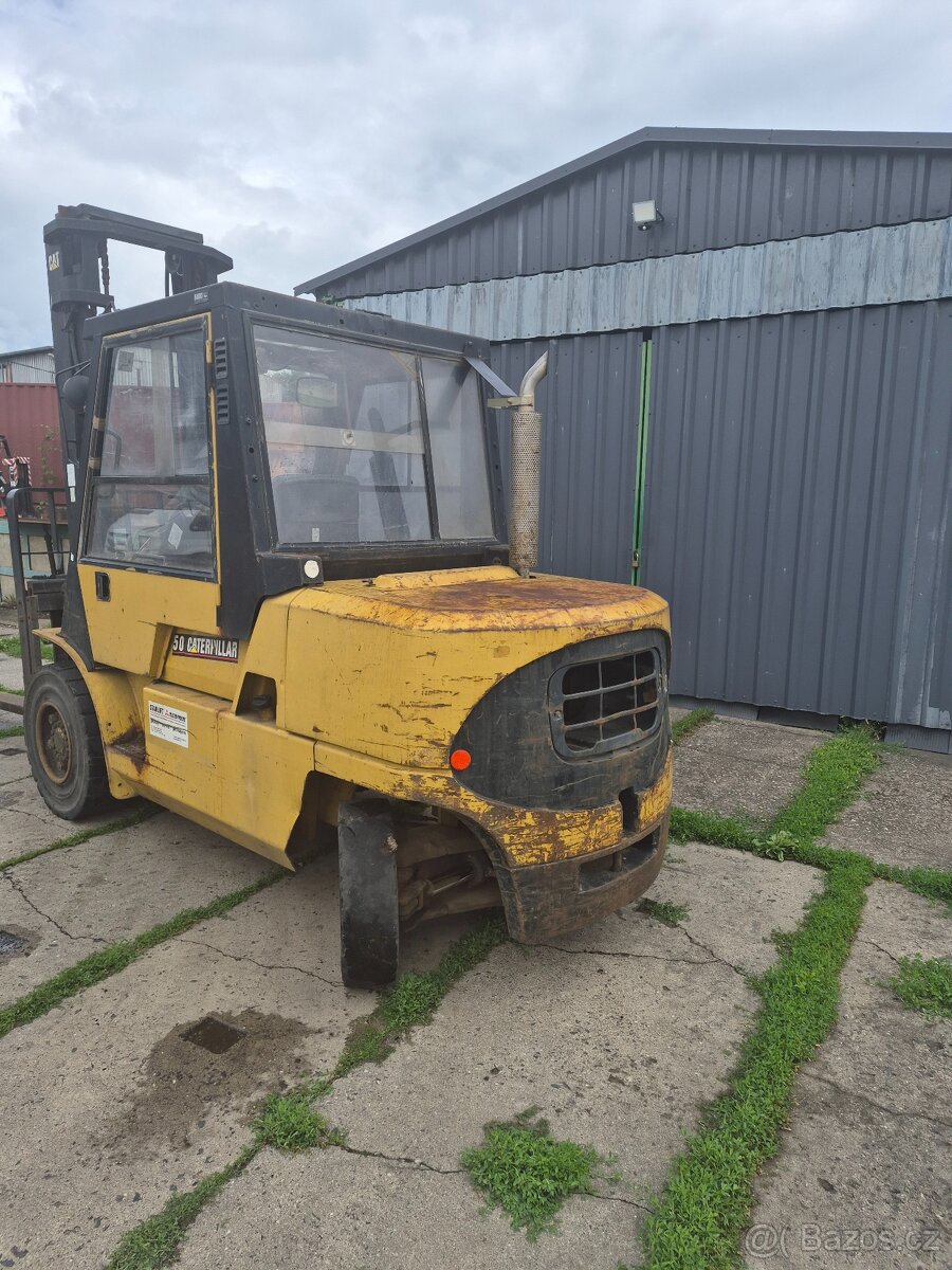 VYSOKOZDVIŽNÝ VOZÍK CATERPILLAR DP 50 - 3