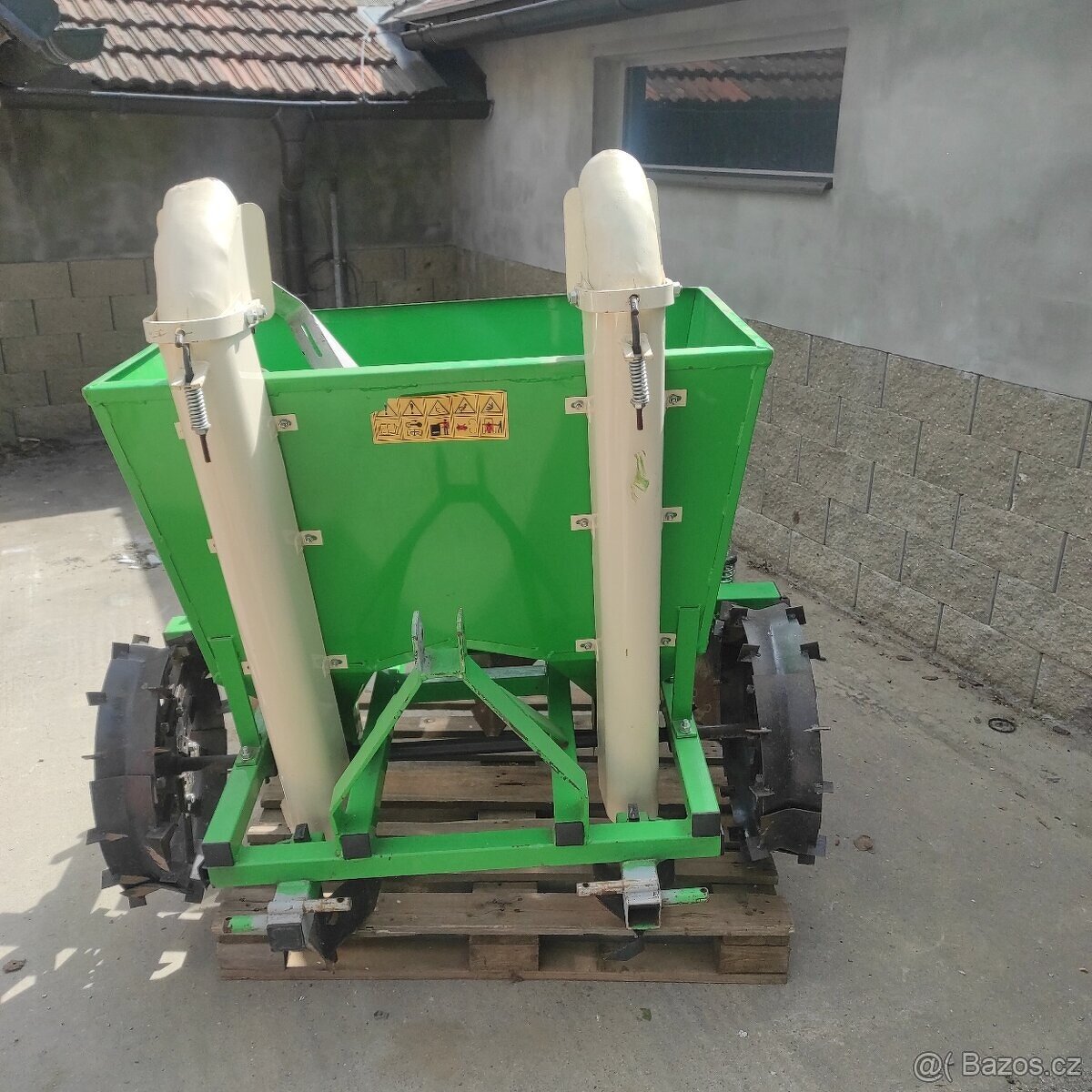 Dvouřádkový sazeč brambor - 3