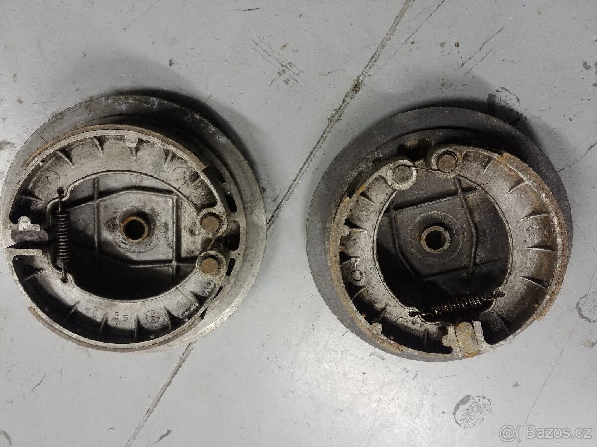 Jawa 250/ 350/ 353, brzdové štíty - 3