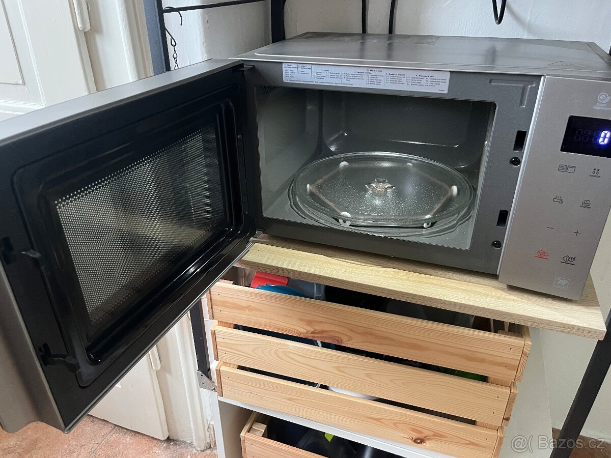 Mikrovlnná trouba s grilem LG - 3