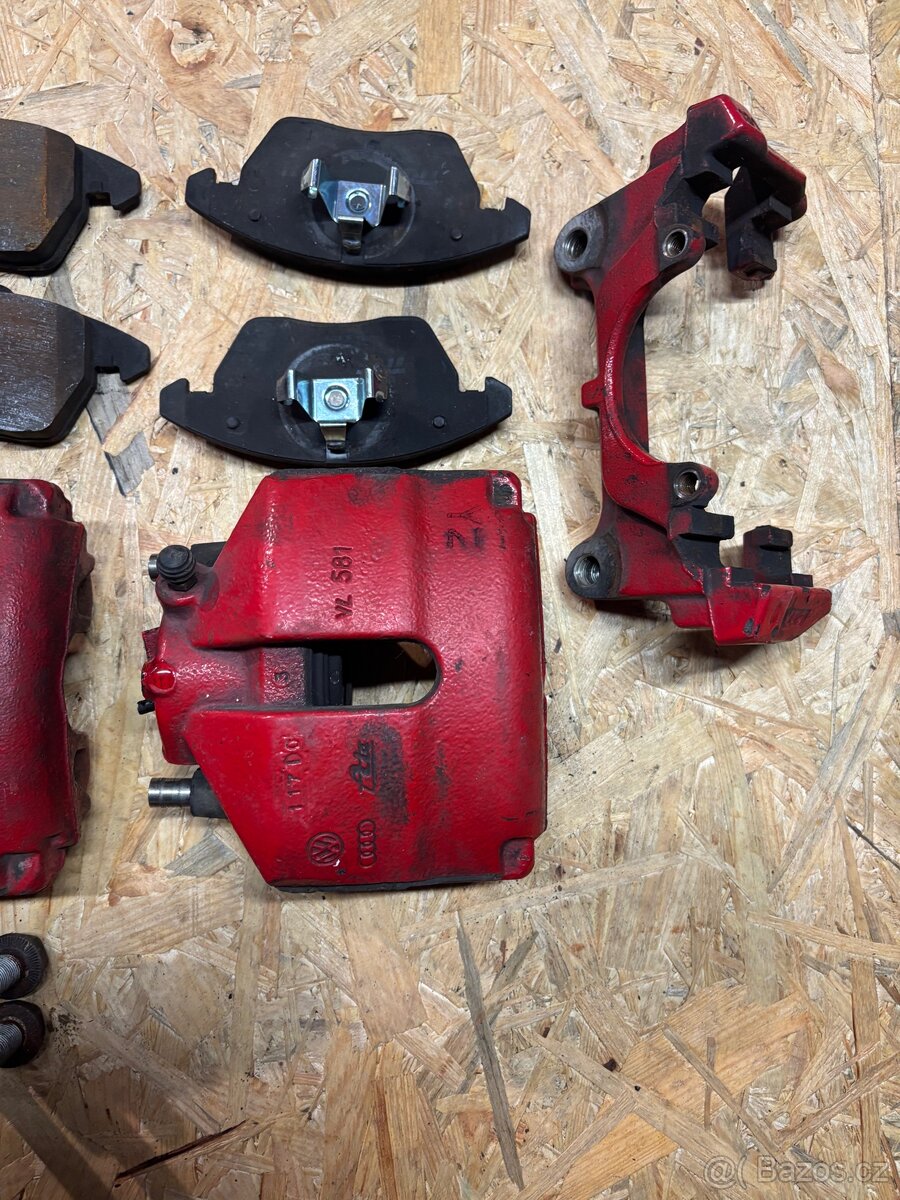 Brzdové třmeny VW Golf GTI kompletní - 3