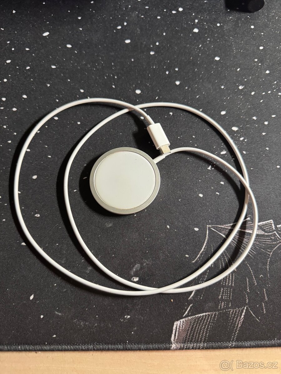 Apple bezdrátová nabíječka - 3