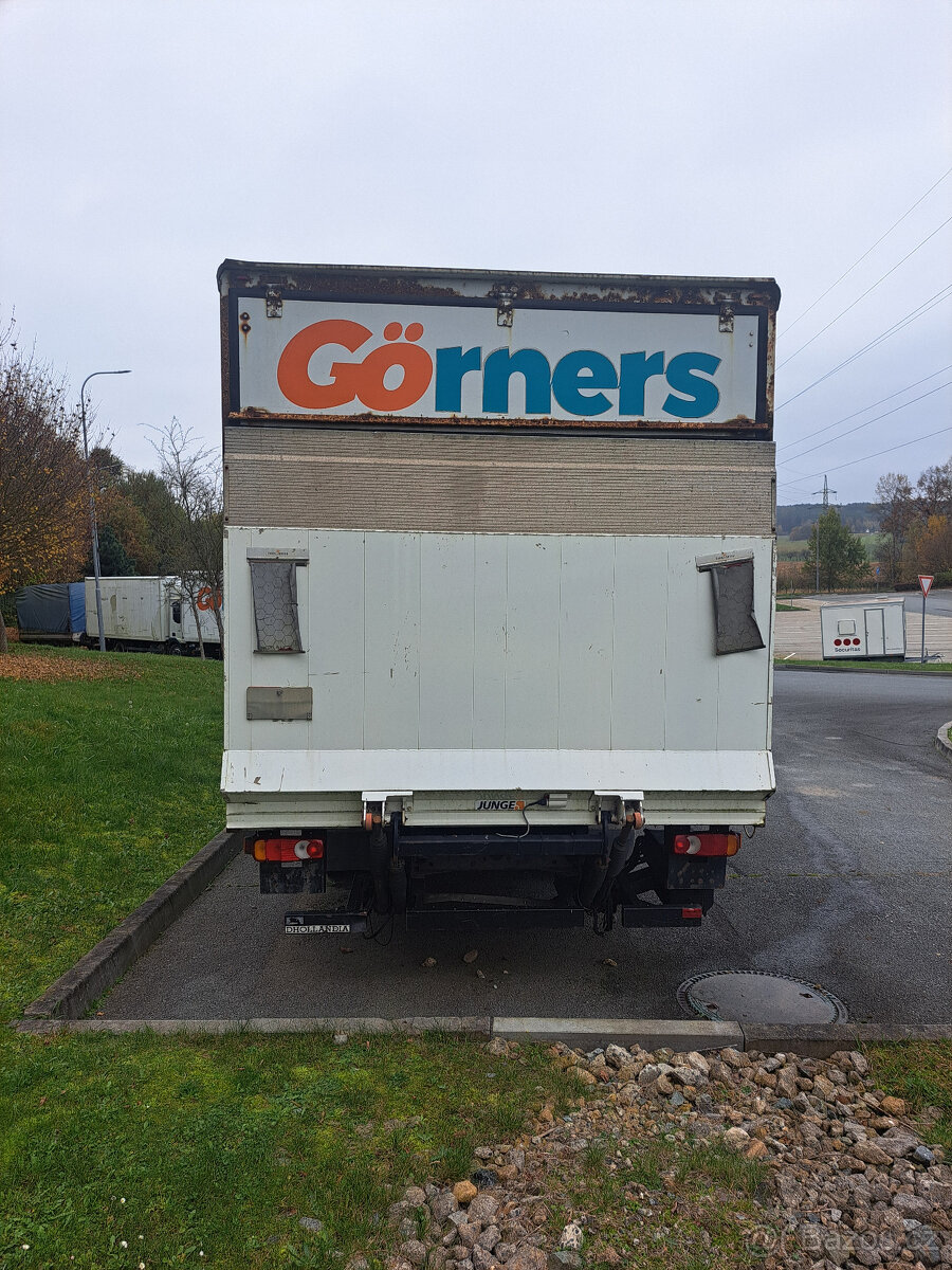 Prodáme skříňovou nástavbu Saxas 2012 - 3