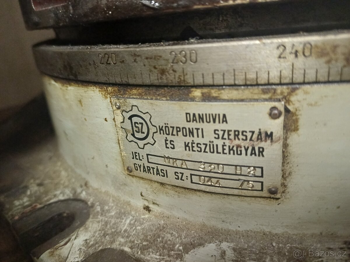 Otocny stul na frezku. - 3