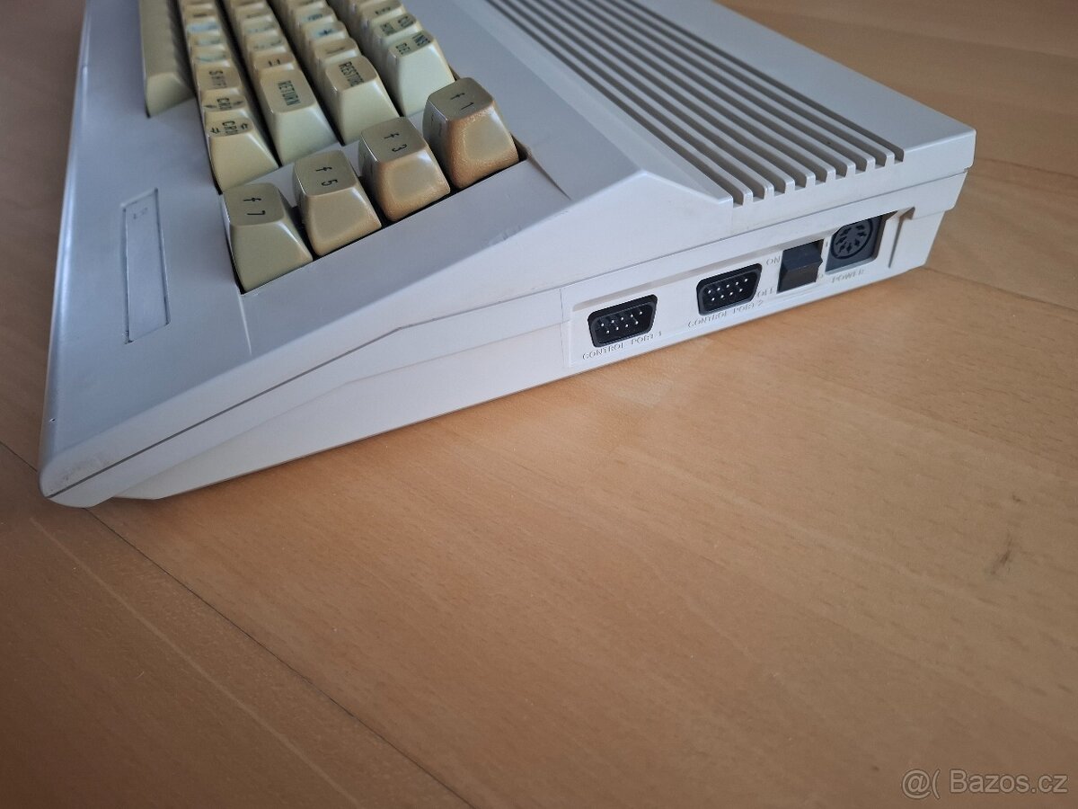 Commodore C64 C - 3