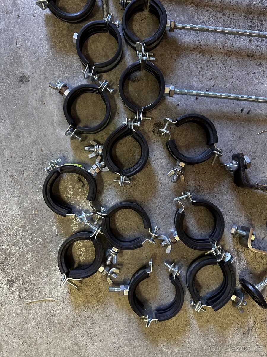 Prodám různé držáky a objímky - 3