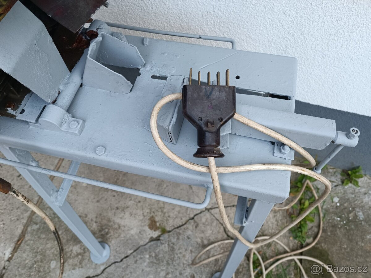 Rozbrušovací pila se stojankem a kotoučem - 3