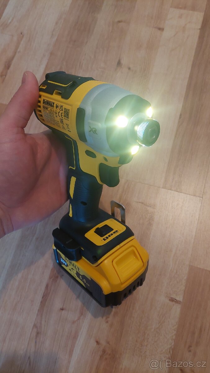 Dewalt rázový utahovák - 3