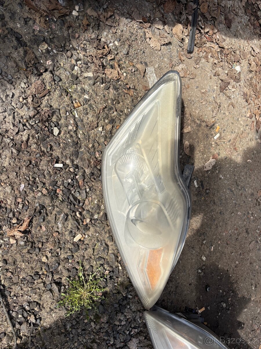 Přední světla Ford Focus 2010 mk2 - 3