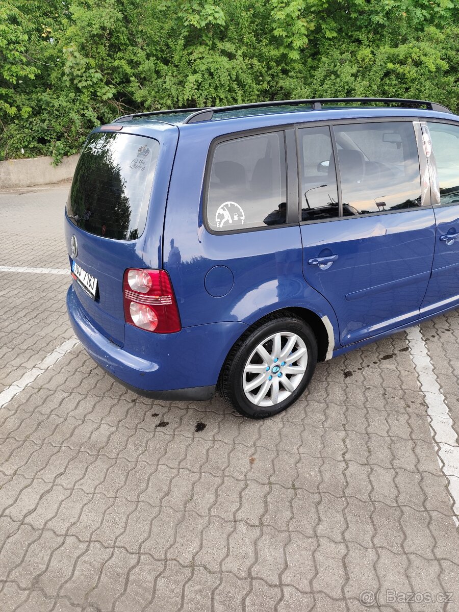 Volkswagen Touran - 3