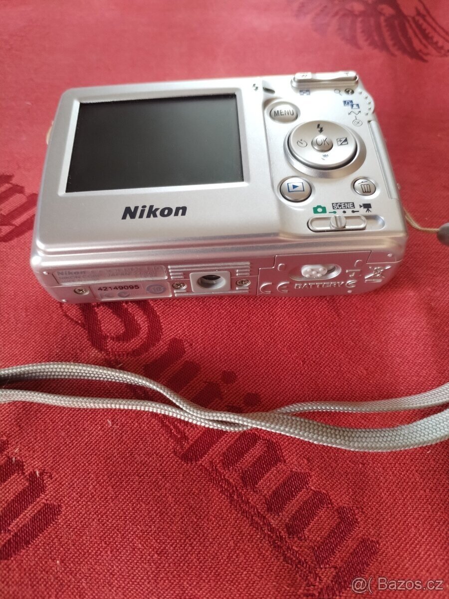 NIKON COOLpix L10 - 3
