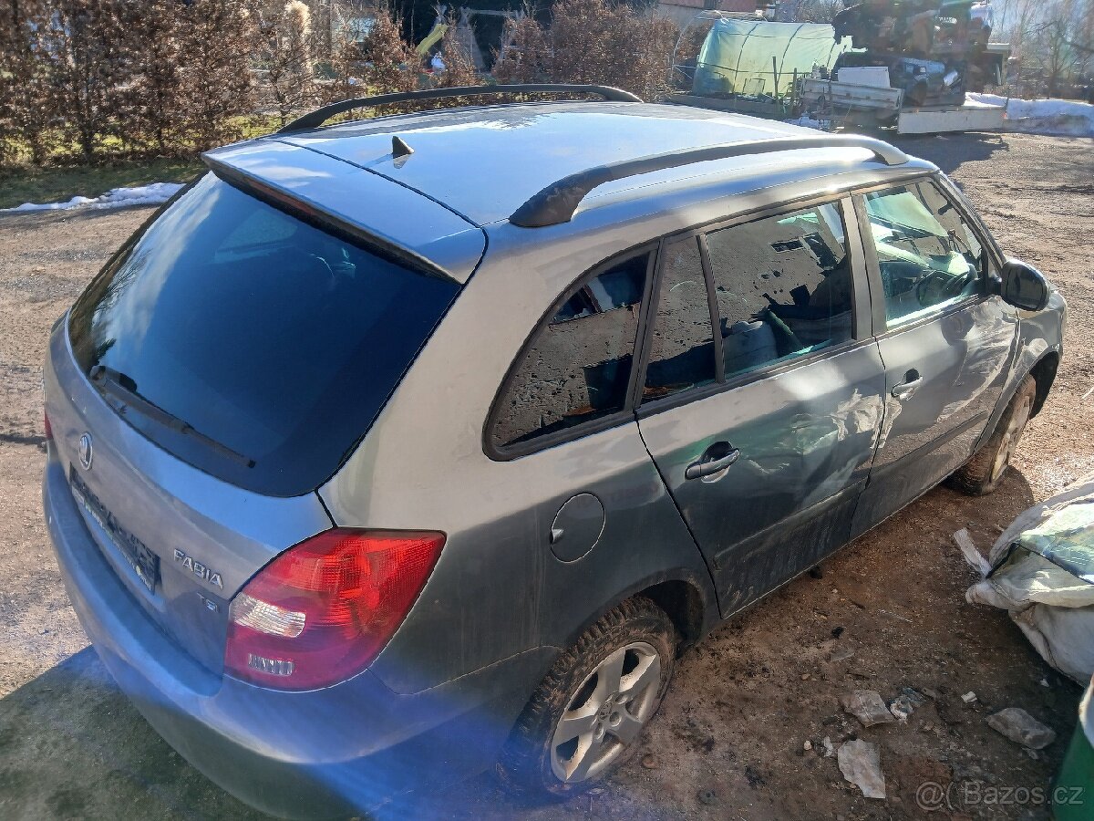 ŠKODA Fábia 1.2 tsi Facelift - 3