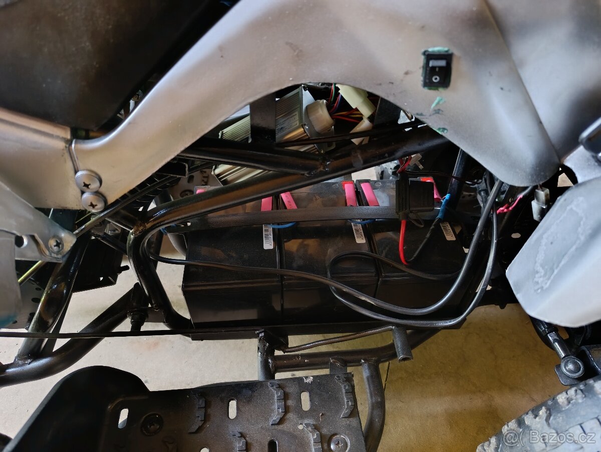 Elektricka dětská čtyřkolka 5-8 letcca